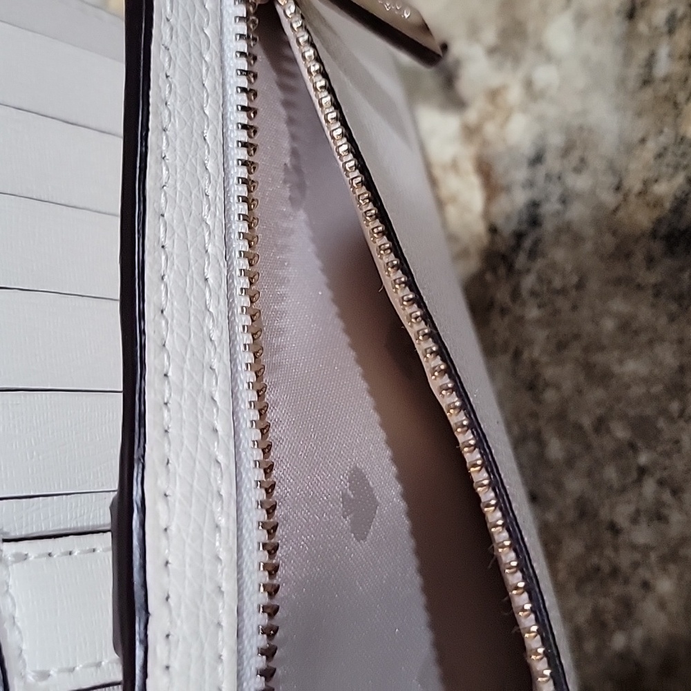 Kate Spade EUC Madison Large Slim Bifold Wallet (Meringue) - Picture 8 of 8